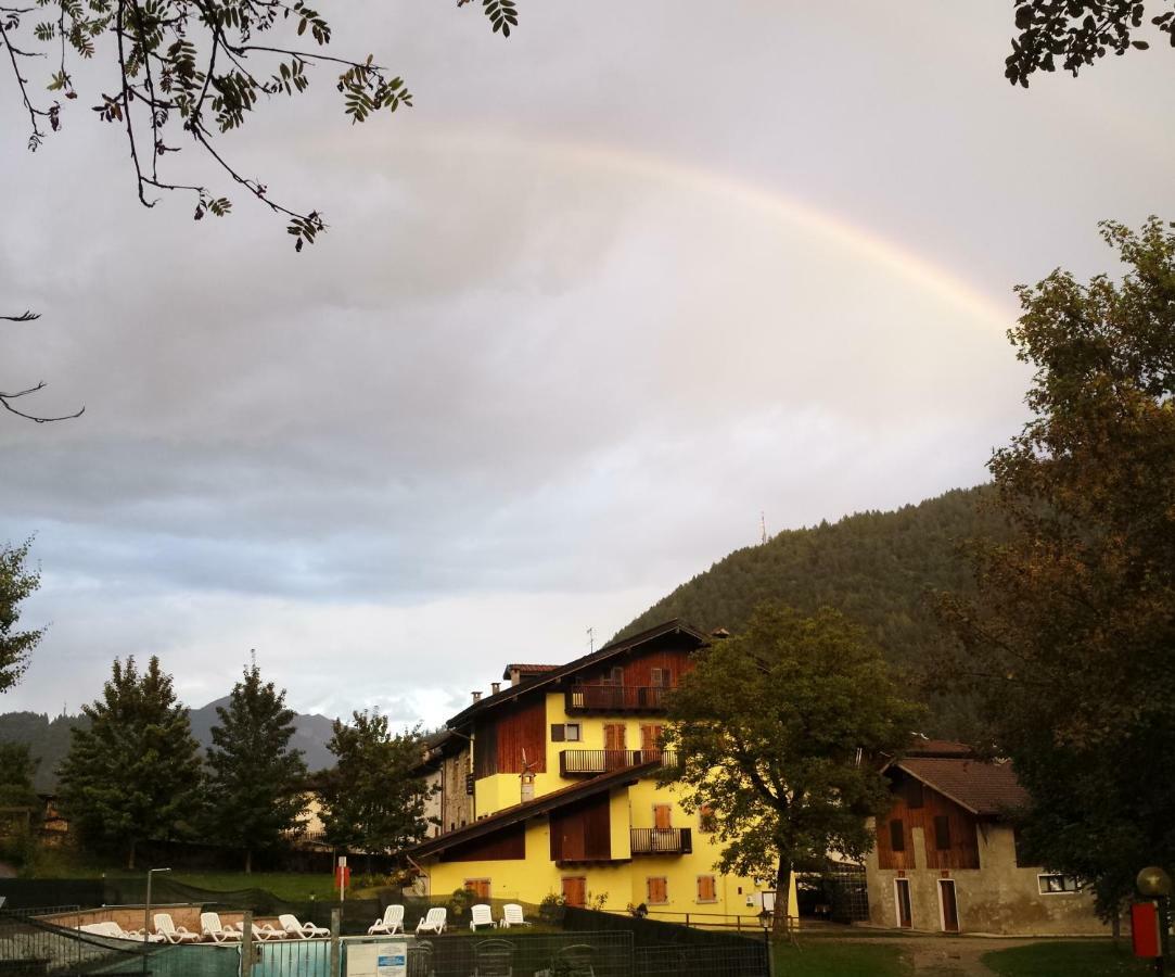 Albergo Casavecchia Tiarno di Sopra Exteriör bild