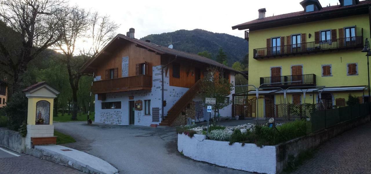 Albergo Casavecchia Tiarno di Sopra Exteriör bild