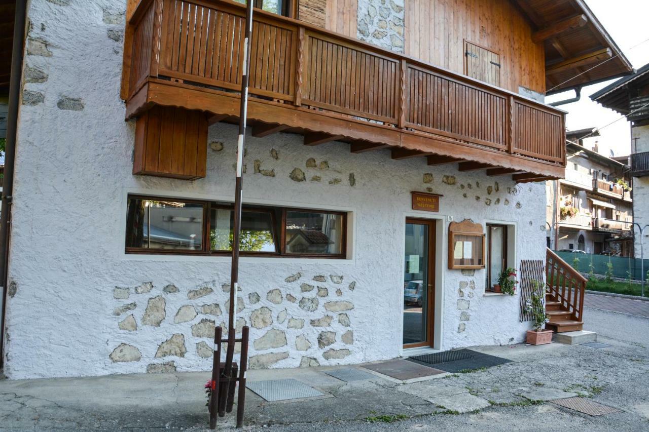 Albergo Casavecchia Tiarno di Sopra Exteriör bild