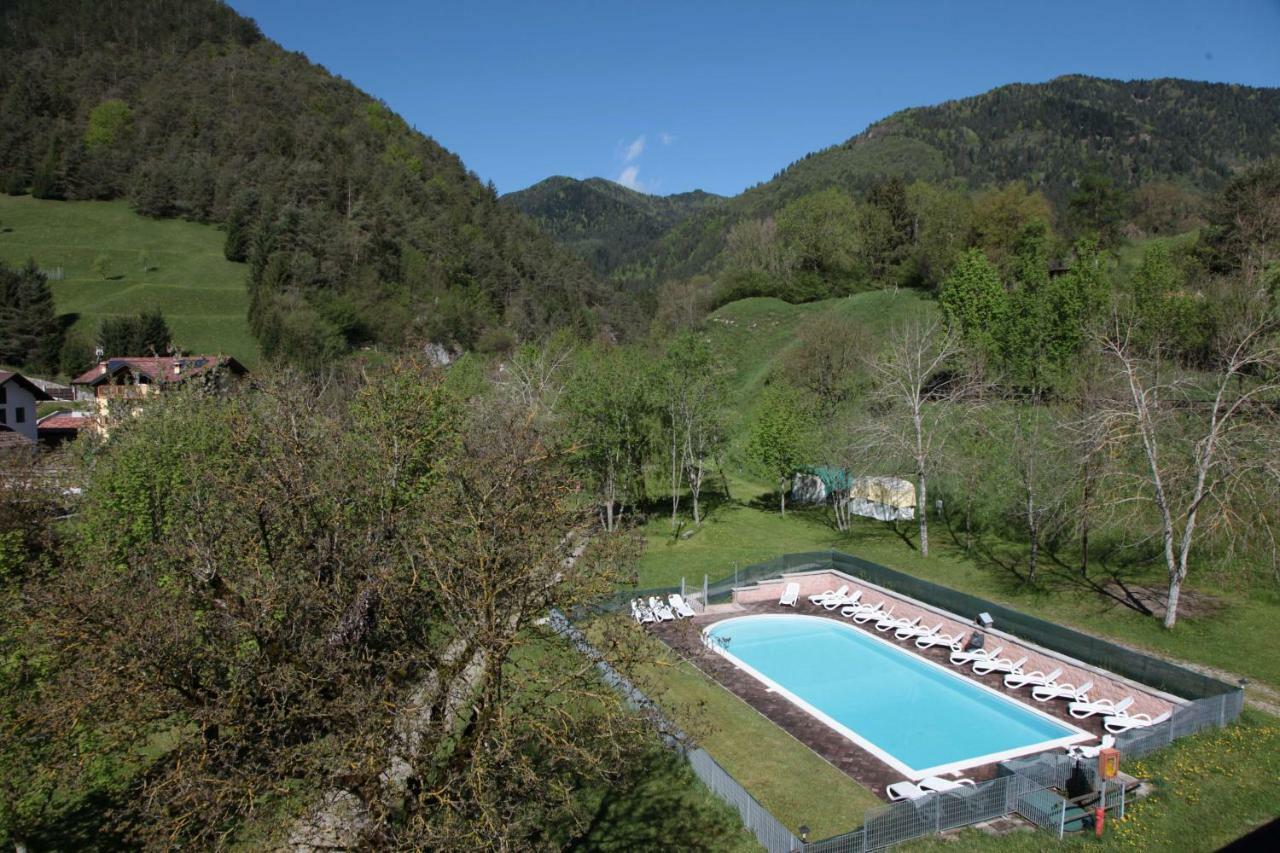 Albergo Casavecchia Tiarno di Sopra Exteriör bild